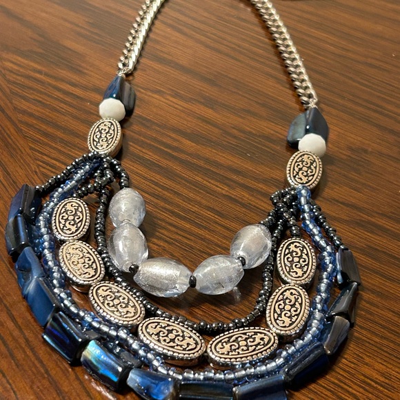 NWT Lifestyle Studios Blue Shell and Silver 5 Strand Statement Frontal Necklace - Picture 4 of 7